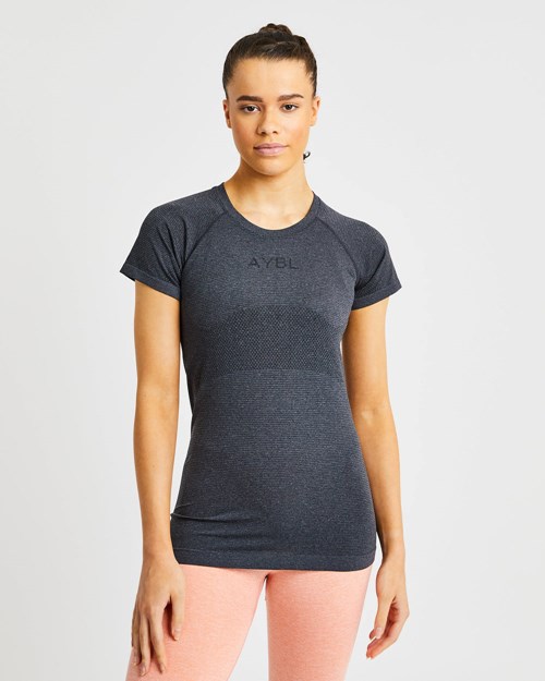 AYBL Embrace Seamless T Shirt Svarta | 8567-YIOSD